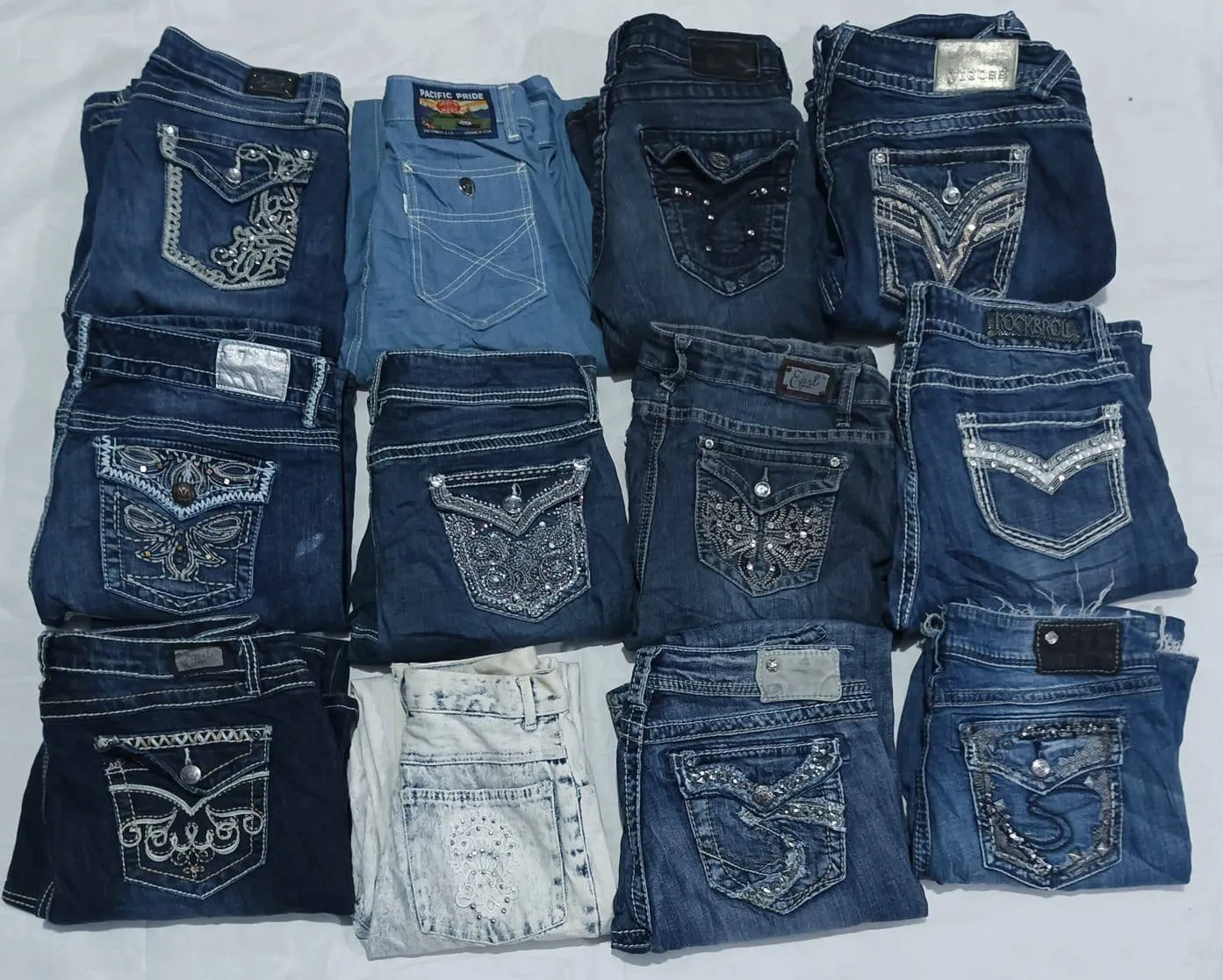 Y2k ladies flared jeans 25 pieces